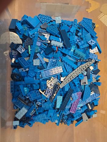 Vends vrac lego bleu 1,5 kg ..