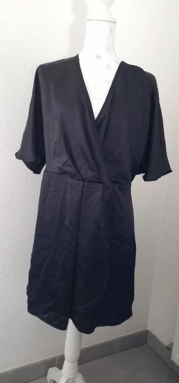 Magnifique robe portefeuilles taille L neuve idéal cadeau fête des mères