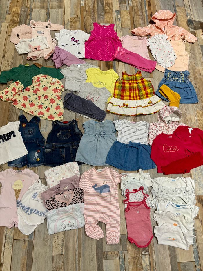 Lot vêtements bébé fille 6 mois - photo numéro 1