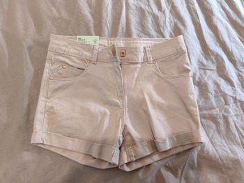 Short neuf