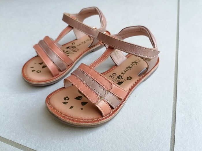 Très jolies 😍 sandales 'Kickers' - photo numéro 3