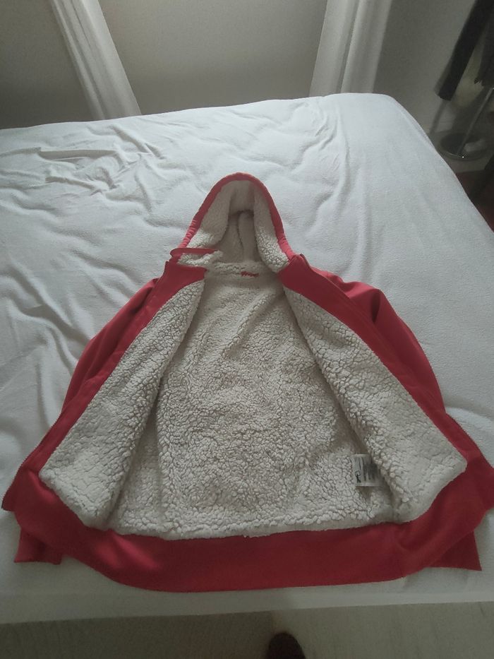 Gilet zippé femme en bon état taille 42/44 ( taille petit ) - photo numéro 3