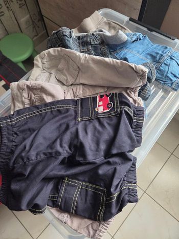 Lot 6 pantalons taille 6 mois