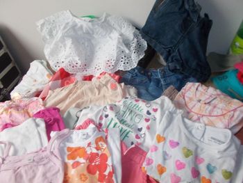 lots de 18 mois filles 23 pieces  en  differente marques