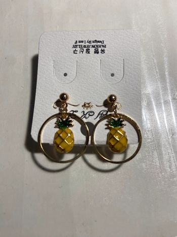 Boucles oreilles ananas neuves