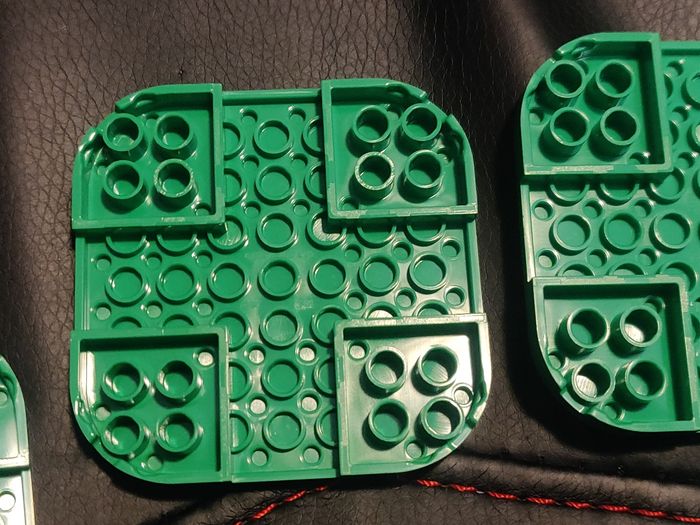 5 plaques 8x8 arrondies vertes Lego - jamais utilisées parfait état - vrai Lego - photo numéro 5