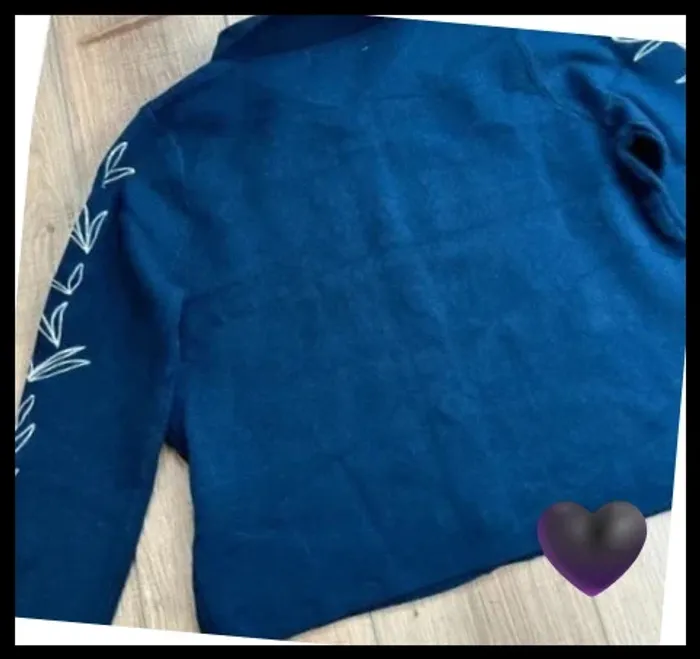 AccueilFemmesVêtementsSweats et sweats à capucheCardigansIn April 1986 Cardigans Dressing du me - photo numéro 8