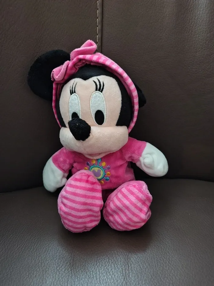 Peluche Disney Minnie en pyjama - photo numéro 5