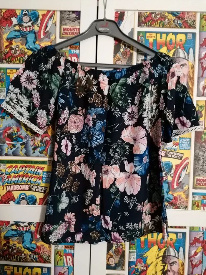 Haut femme motif fleurs taille M-L - photo numéro 2