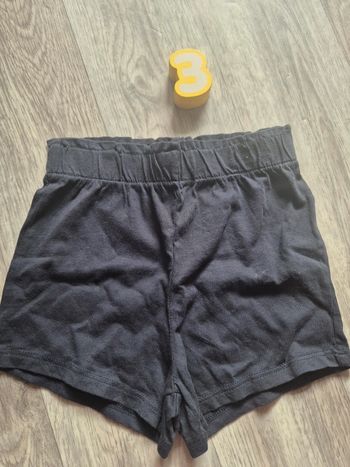 Short fille