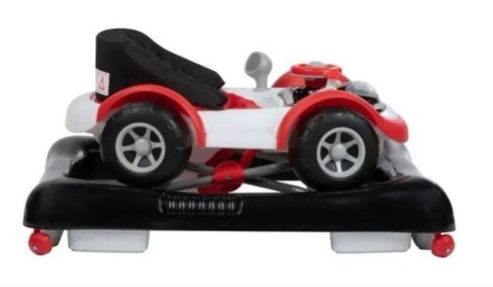 Trotteur musical voiture