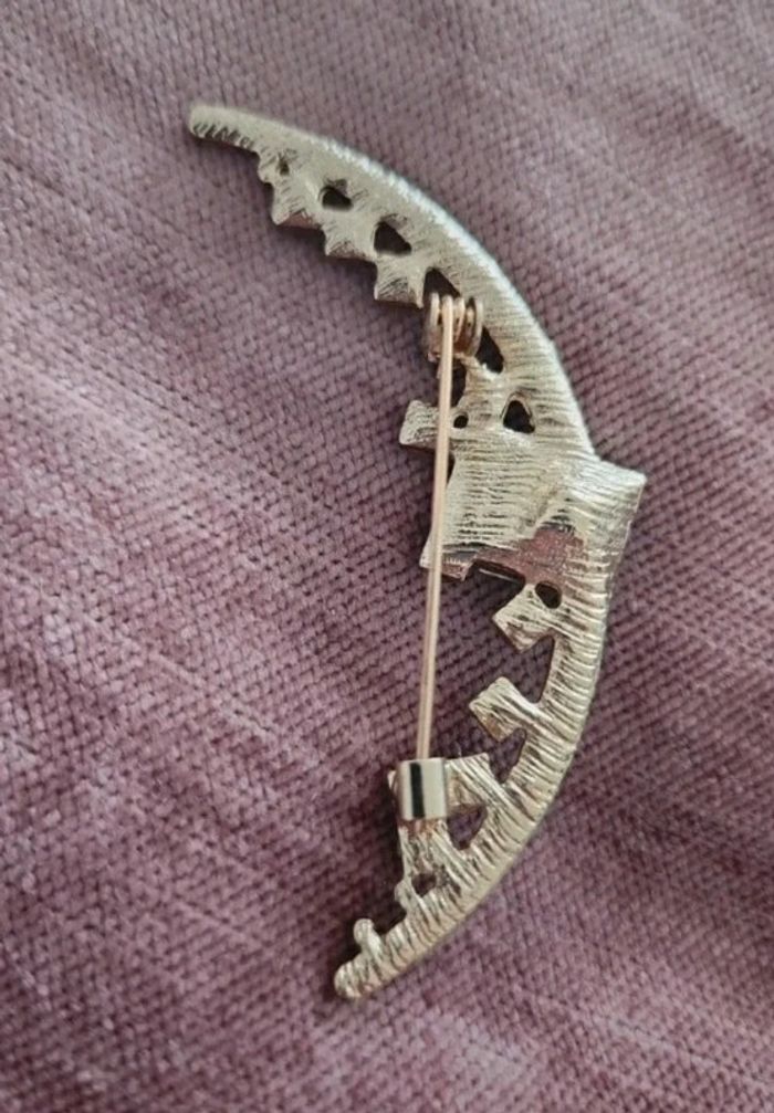 Broche dorée - photo numéro 2