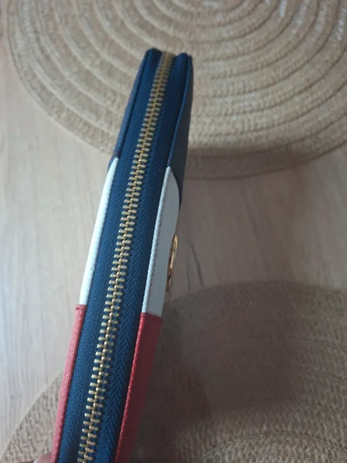 Portefeuille Tommy Hilfiger tricolore – logo doré - photo numéro 15