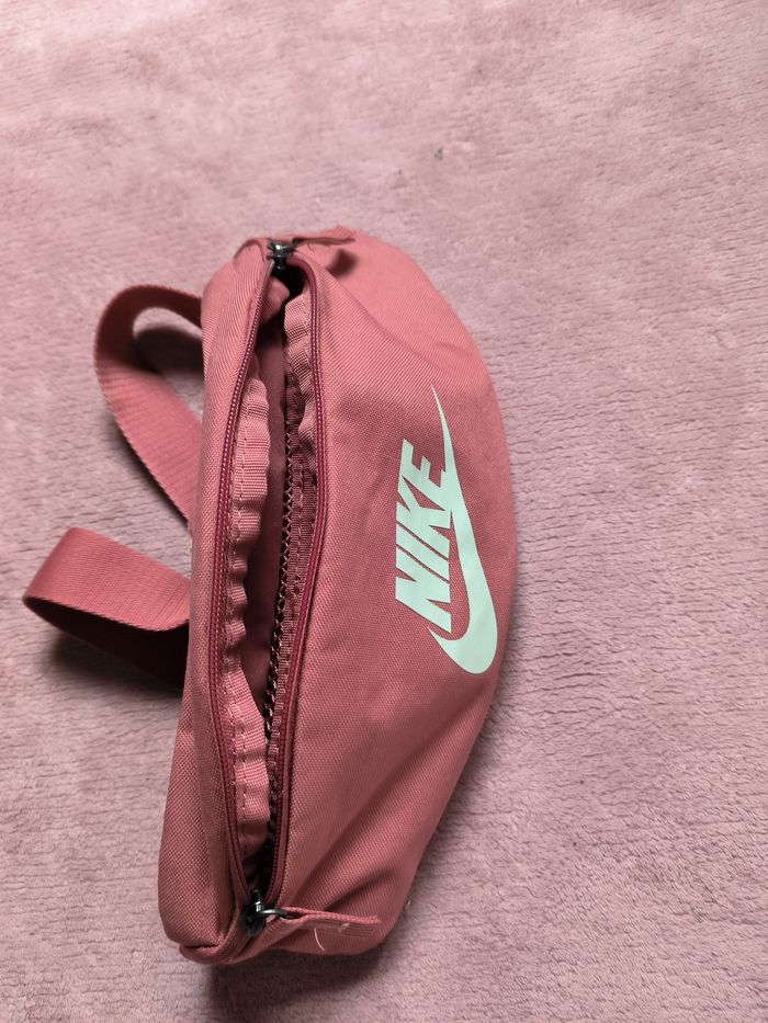 Banane rose nike - photo numéro 5