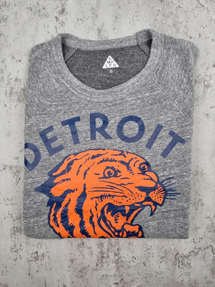 Sweat universitaire Detroit – Gris – Taille S Hommes (mesures en photos) - photo numéro 2