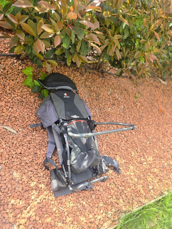 Porte bébé randonnée deuter kid comfort 1 avec repose pieds - photo numéro 4