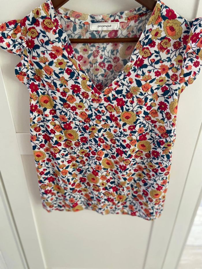 Magnifique blouse fleurie état neuf - photo numéro 2