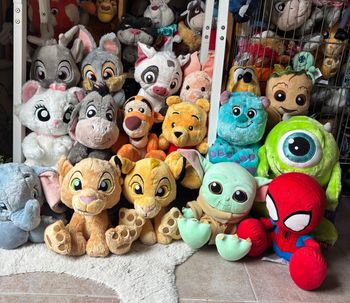 Peluche big feet Disney Disneyland