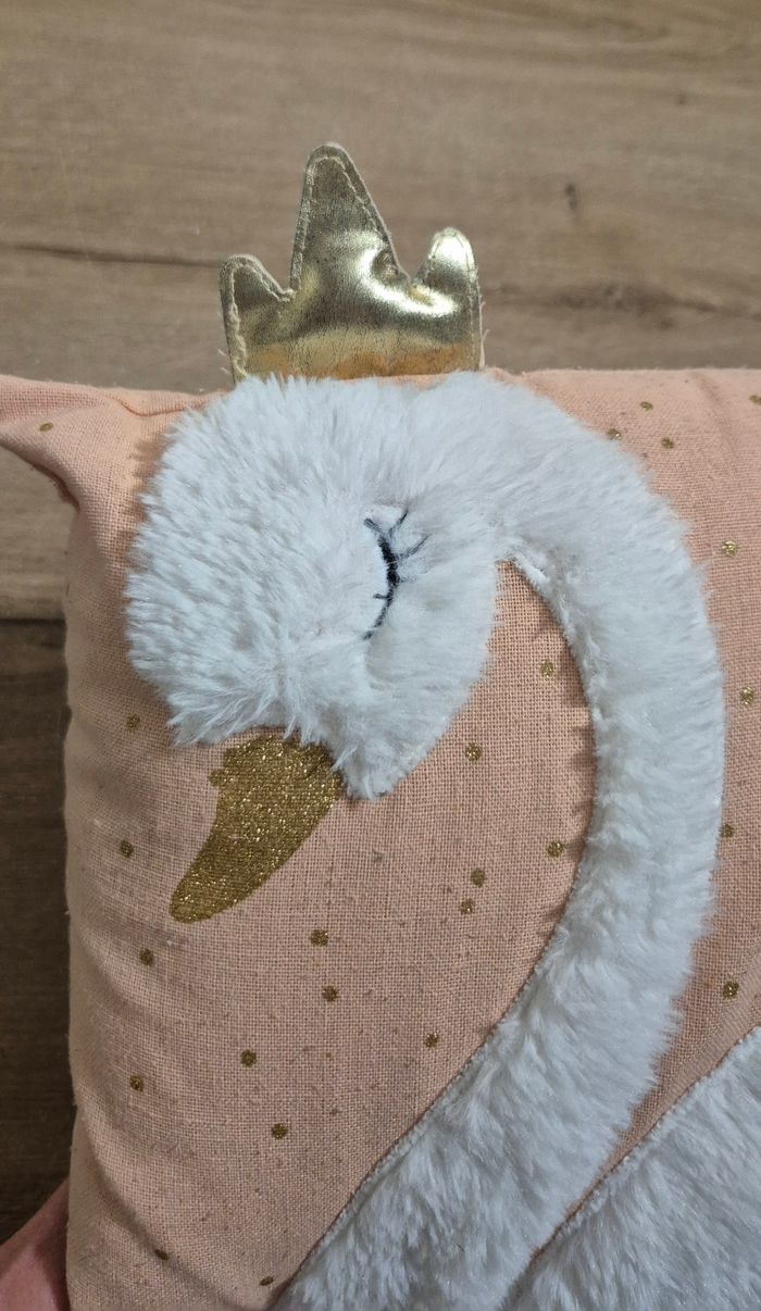 Coussin décoratif cygne Atmosphera 🦢 - photo numéro 2
