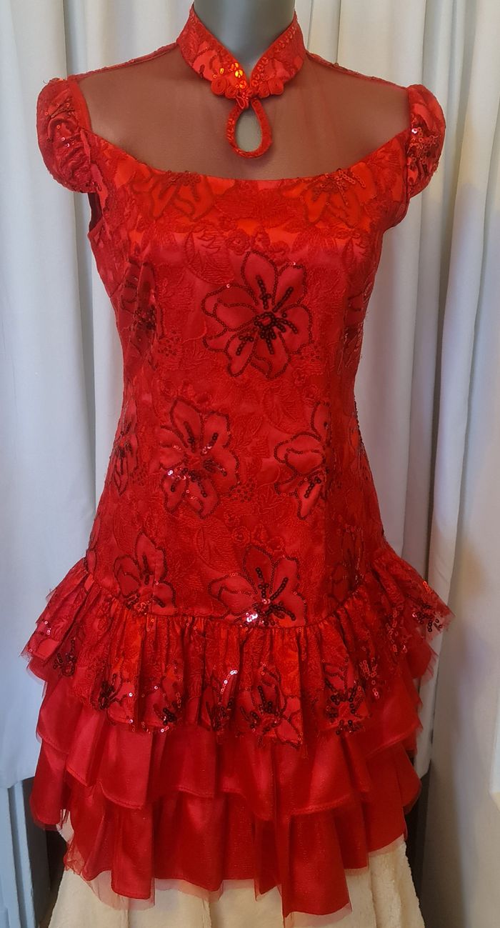 🌻 Robe rouge neuve de boutique Parisienne 🌻