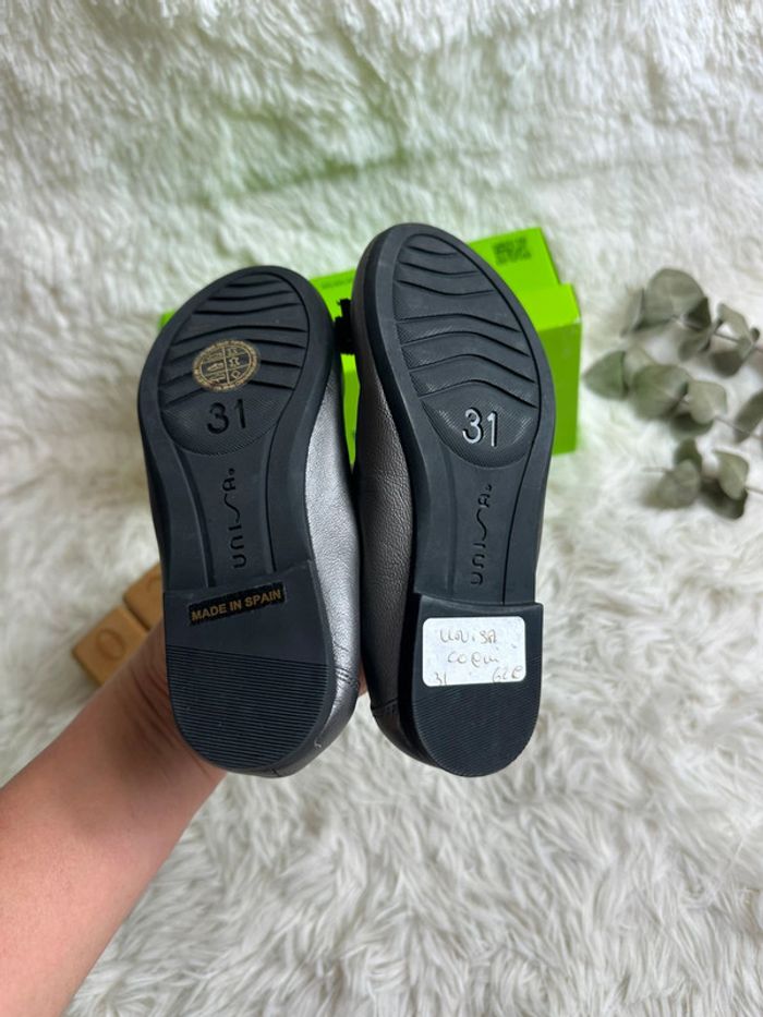 Paire de ballerine Unisa taille 31 - photo numéro 4