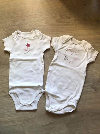 Lot 2 bodys 18 mois