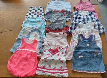 Lot de robes taille 6 mois
