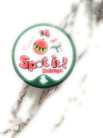 Dobble jeu ambiance la boîte contient 55 cartes