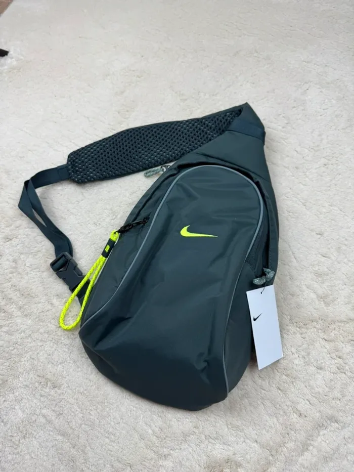 Sling Bag Nike 8L Y2k Noir Neuf - photo numéro 2