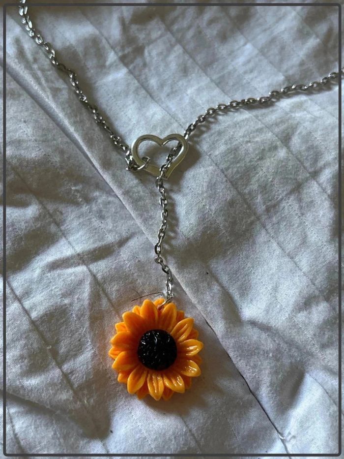 🌻🌻Chaine tournesol avec coeur neuve - photo numéro 5