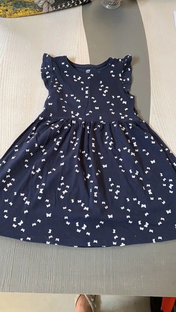 Robe été marine papillons 🦋 6/8 ans H&M
