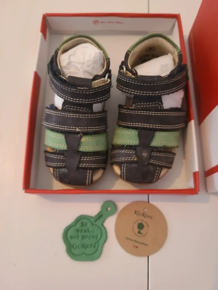 Sandale bleu vert kickers porté taille 20 - photo numéro 2