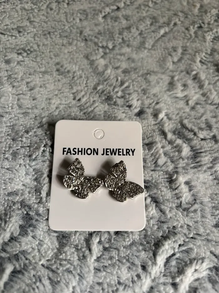 Boucles d’oreilles strass papillon