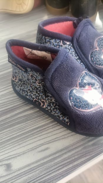 Chaussons fille Hello Kitty p20 en parfait état