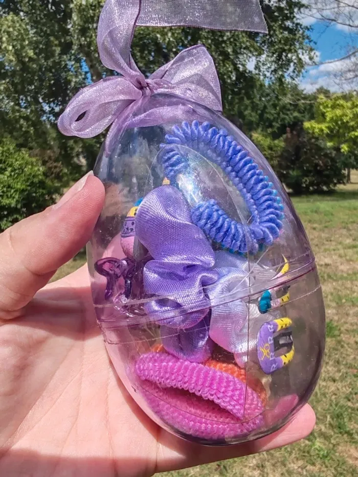 Lot accessoires de coiffures dans un oeuf violet - photo numéro 7