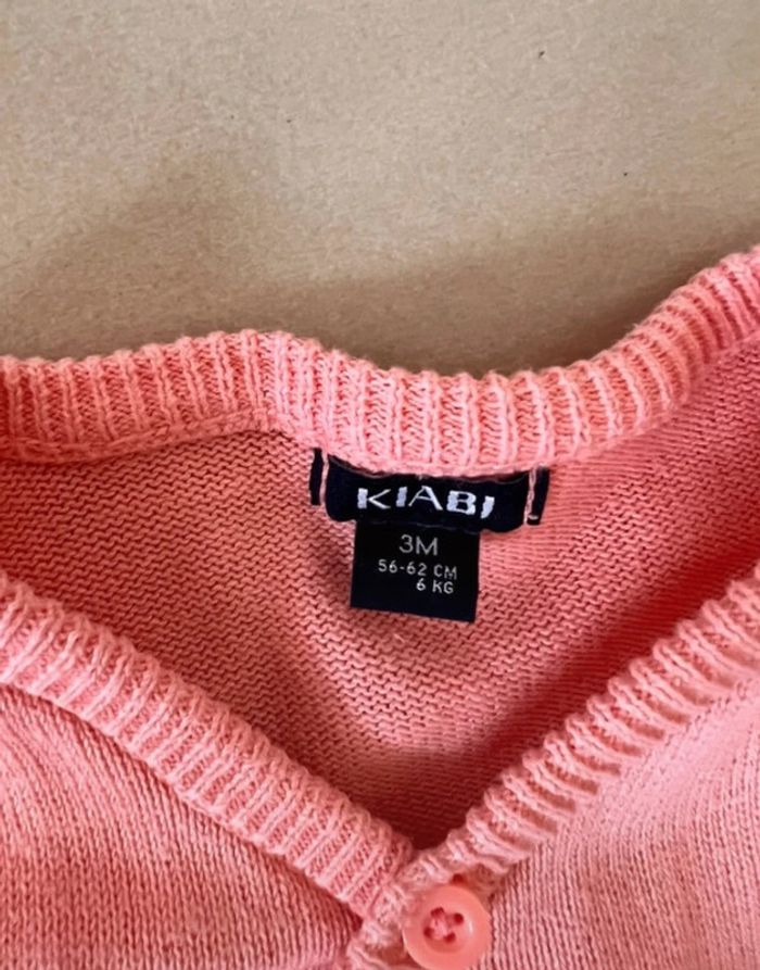 Gilet cache cœur rose Kiabi taille 3 mois - photo numéro 2