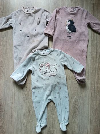 Lot pyjamas velours 1 pièce Kiabi Disney fille 9 mois