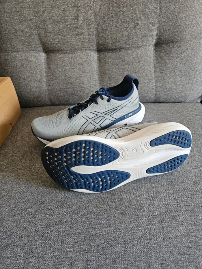 Basket homme 44 asics gel nimbus 25 comme neuve - photo numéro 4