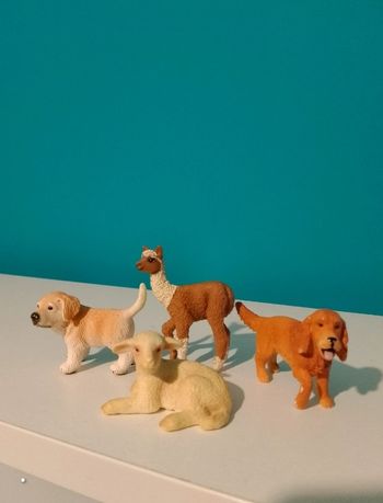 4 figurines Schleich 