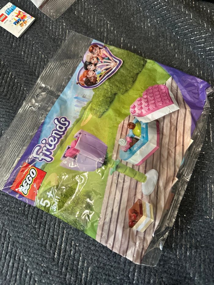 Polybag Lego Friends, 30411 Chocolate Box & Flower, scellé - photo numéro 2