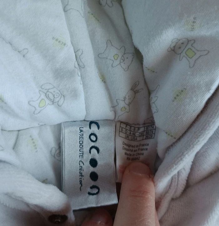 Nid d ange combinaison toute douce 0-3 mois en très bon état. Avec trou pour Cosi 😊 - photo numéro 5