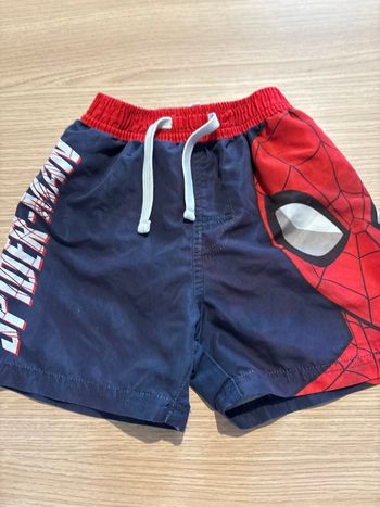 Short de bain spider man taille 116-122  6 ans garçon 