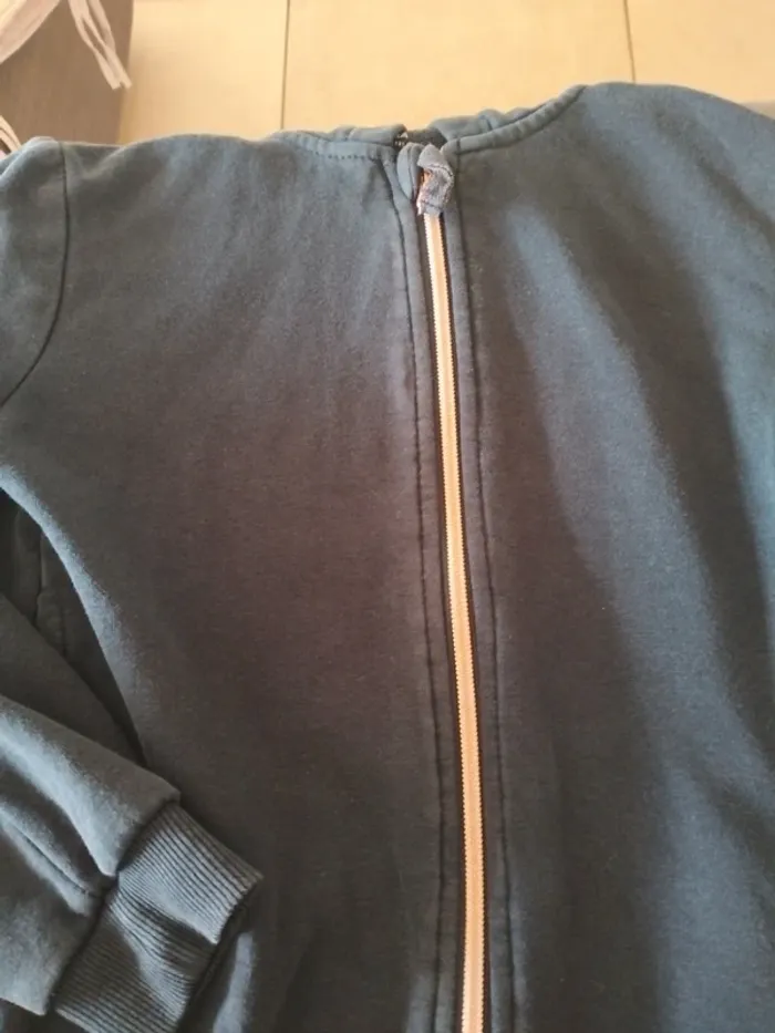 Veste zippée fille 8 ans - photo numéro 2