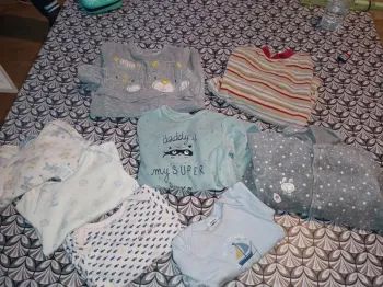 Lot 8 vêtements bébé garçon 6 mois