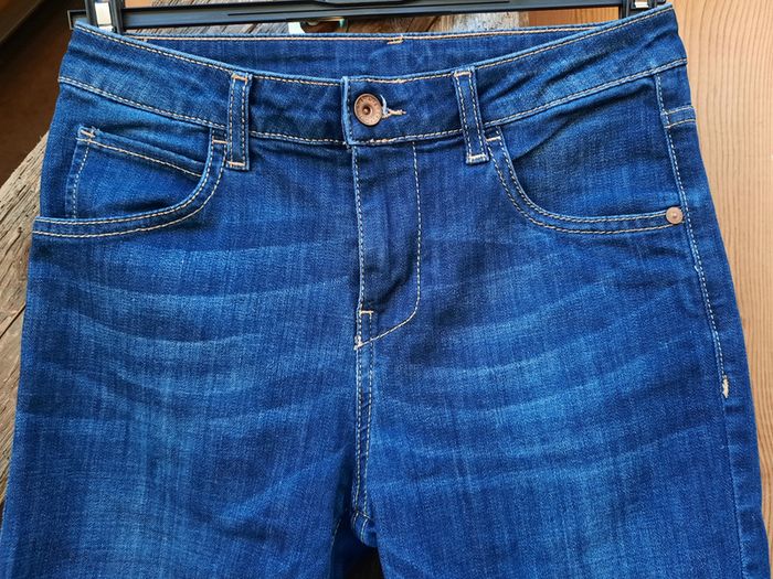 Superbe jeans slim United Colors of Benetton, boyfriend, taille 25 pu 14/16 ans, mixte - photo numéro 2