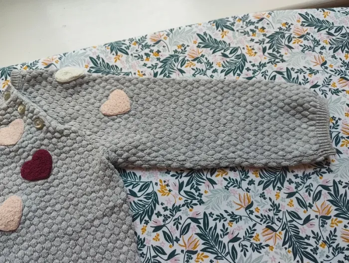 Pull H&M gris pour fille 74 cm - photo numéro 3