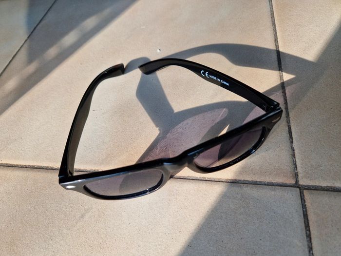 Lunettes de soleil - photo numéro 2