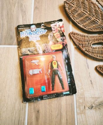 🦾 Robocop and the ultra Police  - Coffret figurine Chainsaw vandals  - marque Kenner