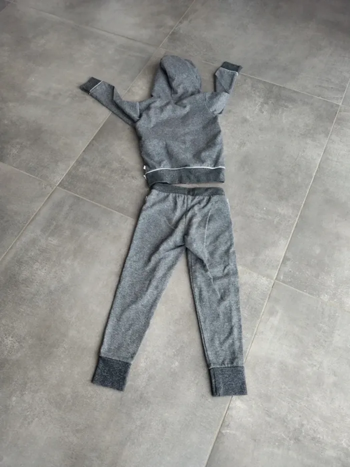 Ensemble de sport - photo numéro 9