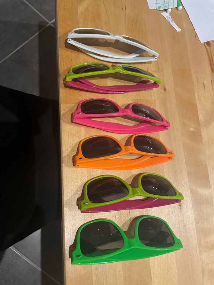 Lot de 6 paires de lunettes de soleil colorées - photo numéro 3
